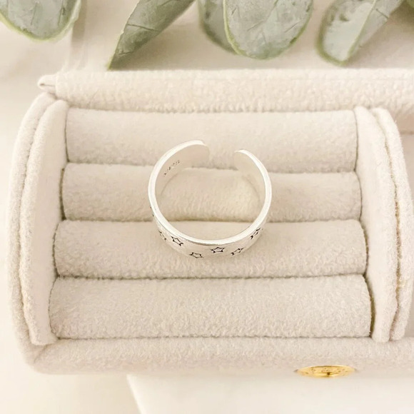 925 Sterling Silver Star Ring Textured Ring Band Celestial Star Ring Band - Picture 9 of 9